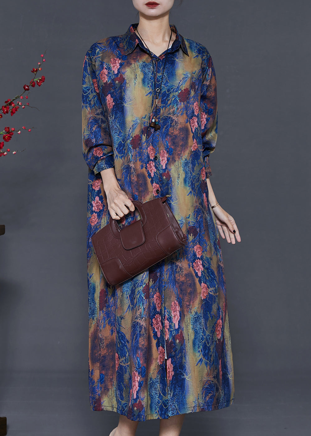 Beautifully Finished Dress in a Timeless Design