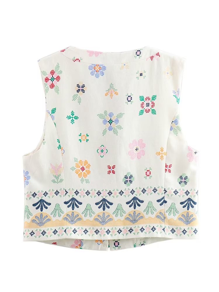 Beautifully Finished Garment in a Timeless Design