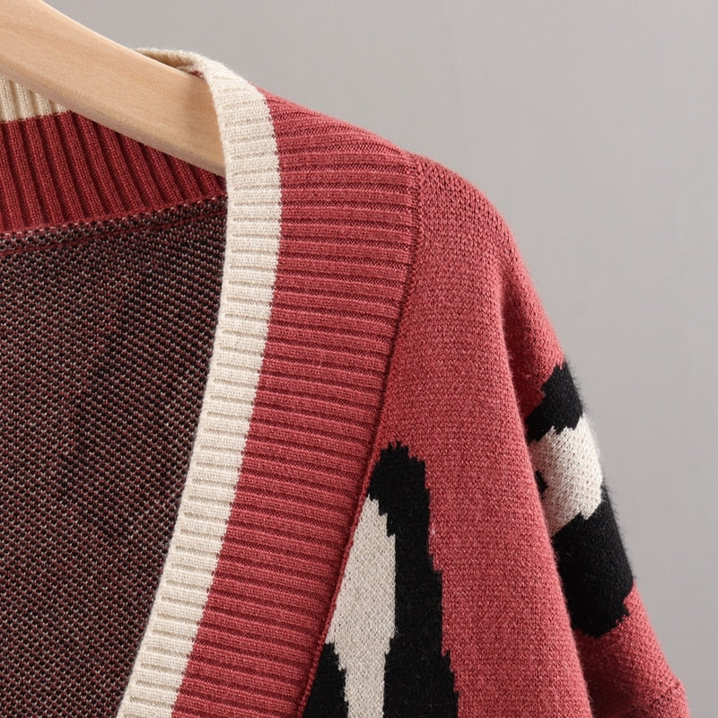 Gracefully Styled Cardigan for Any Occasion