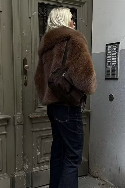 Effortlessly Elegant Coat with a Timeless Design