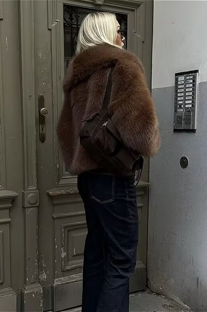 Effortlessly Elegant Coat with a Timeless Design