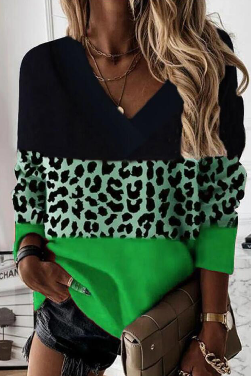 Classic Vintage Top with a Flattering Fit