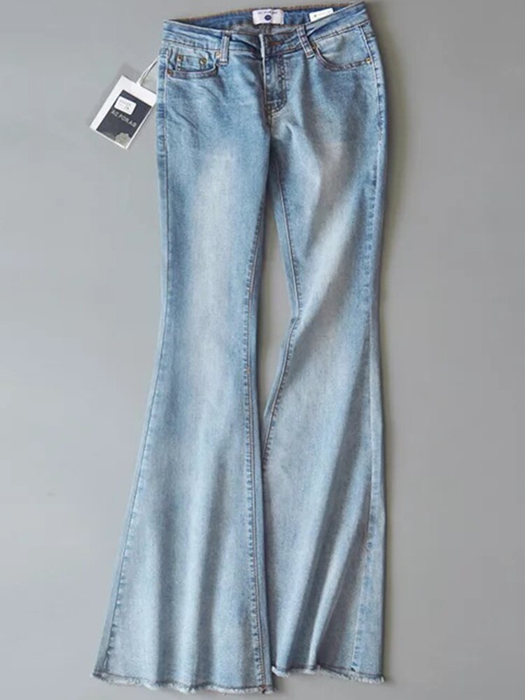 Well Tailored Pants with a Graceful Silhouette