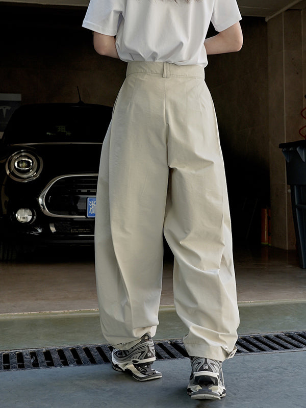 Well Tailored Pants with a Graceful Silhouette