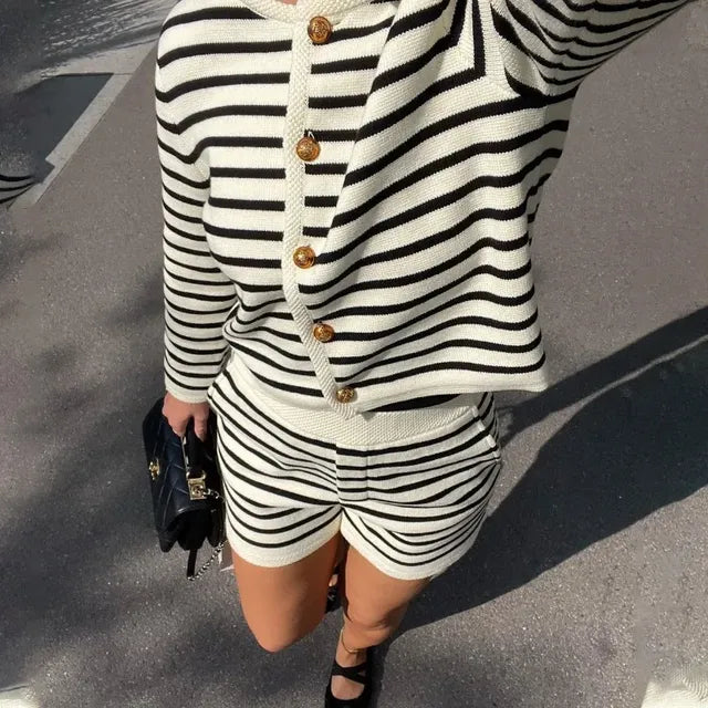 Elegantly Styled Cardigan for Everyday Wear