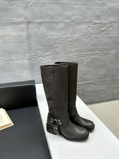 Gracefully Styled Boots for Any Occasion
