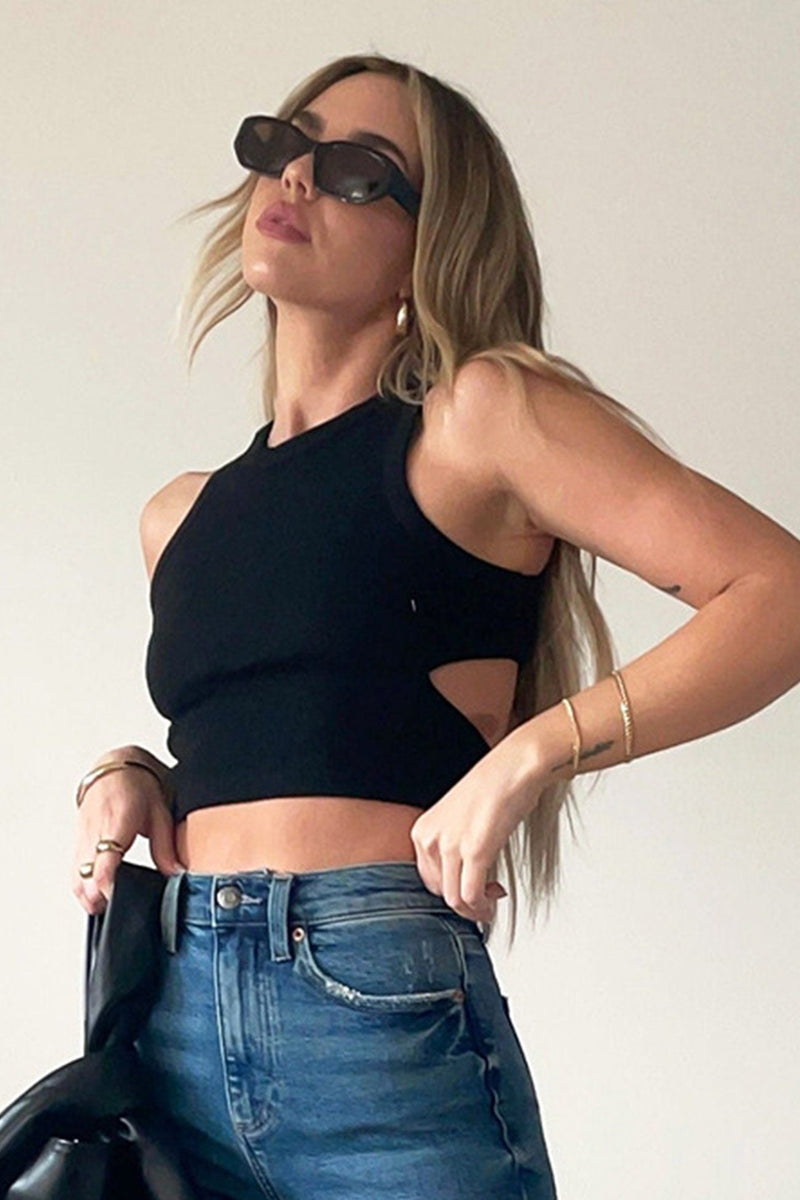 Gracefully Styled Garment for Any Occasion