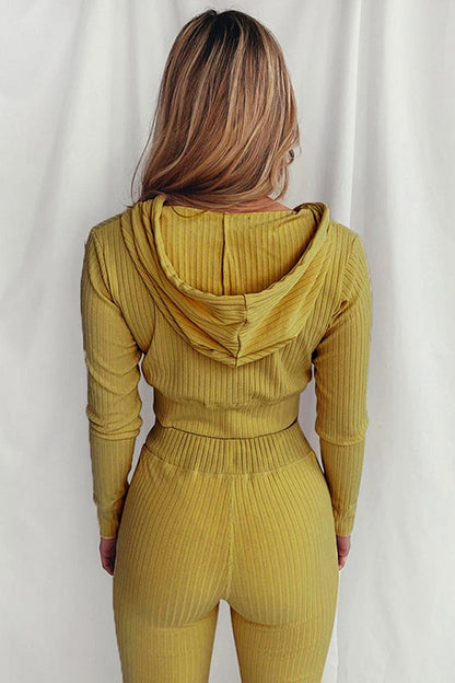 Well Tailored Pants with a Graceful Silhouette