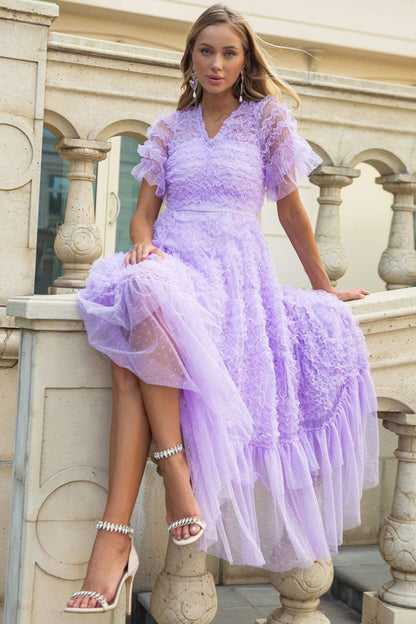 Beautifully Finished Dress in a Timeless Design