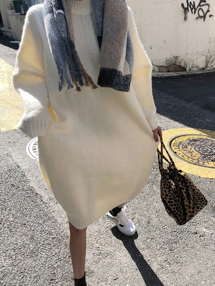 Well Tailored Sweater with a Graceful Silhouette