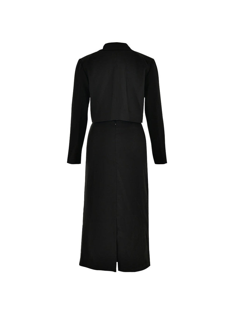 Effortlessly Elegant Garment with a Timeless Design