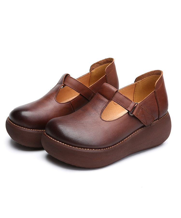 Well Tailored Shoes with a Graceful Silhouette