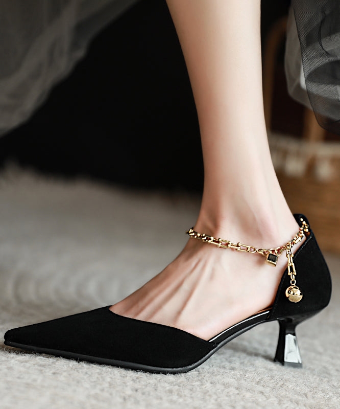 A Vintage Style Heels with Delicate Timeless Details