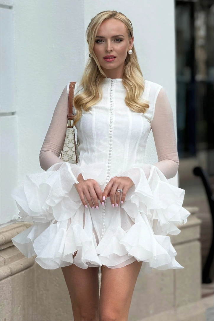Beautifully Crafted Dress in a Classic Style