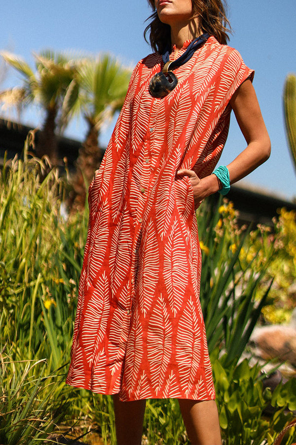 Well Tailored Dress with a Graceful Silhouette