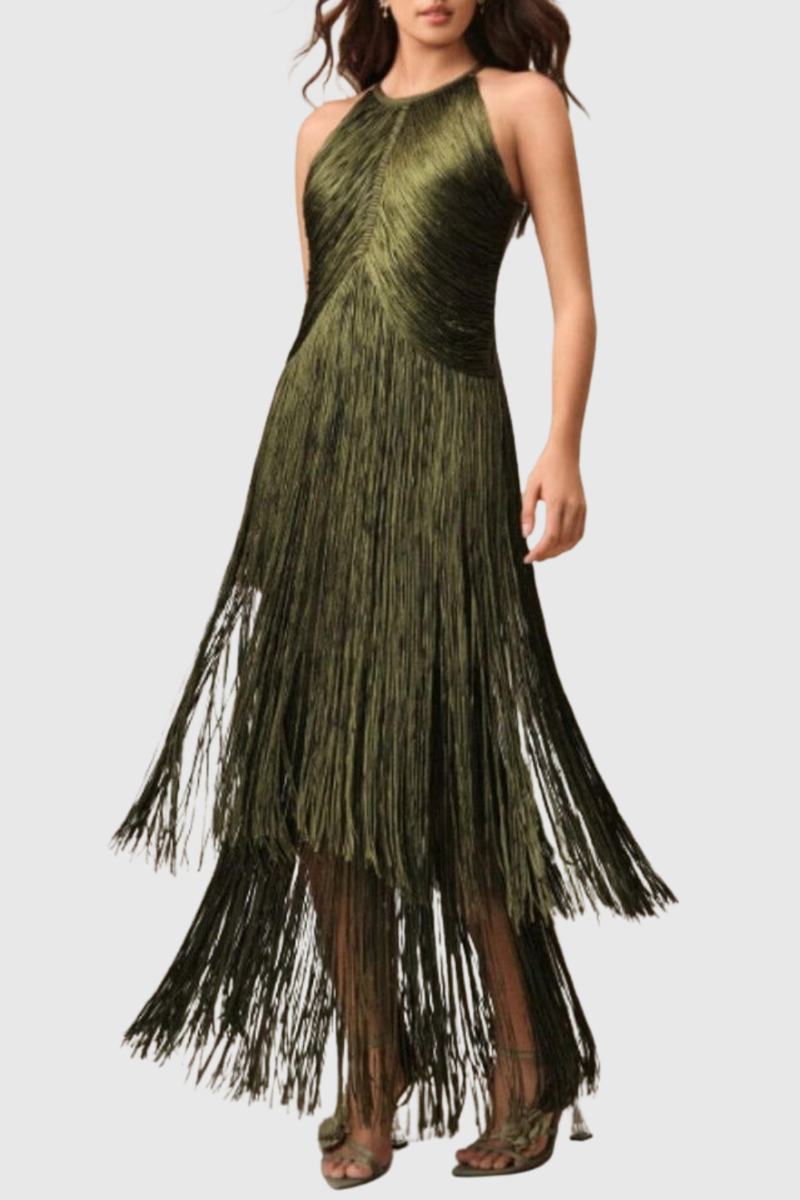 Beautifully Finished Dress in a Timeless Design