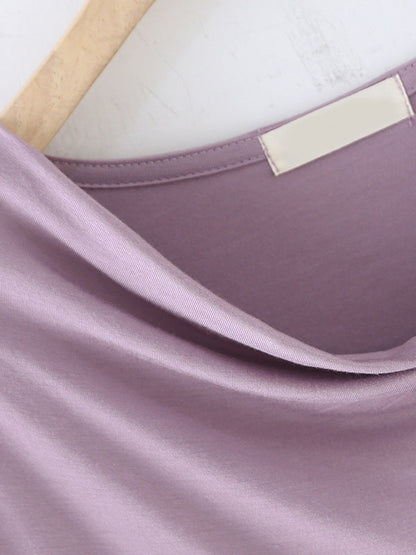 Effortlessly Elegant T-Shirt with a Timeless Design