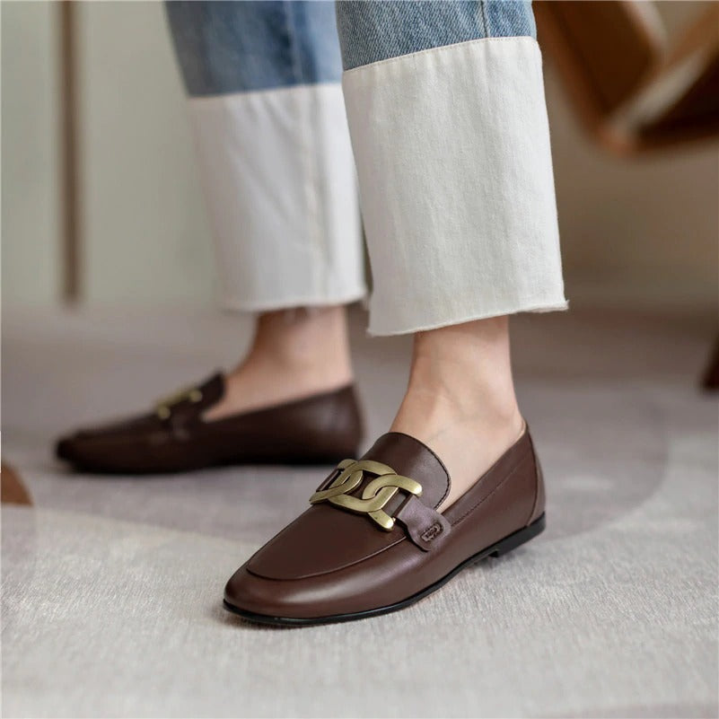 Sophisticated Garment with a Clean Classic Look