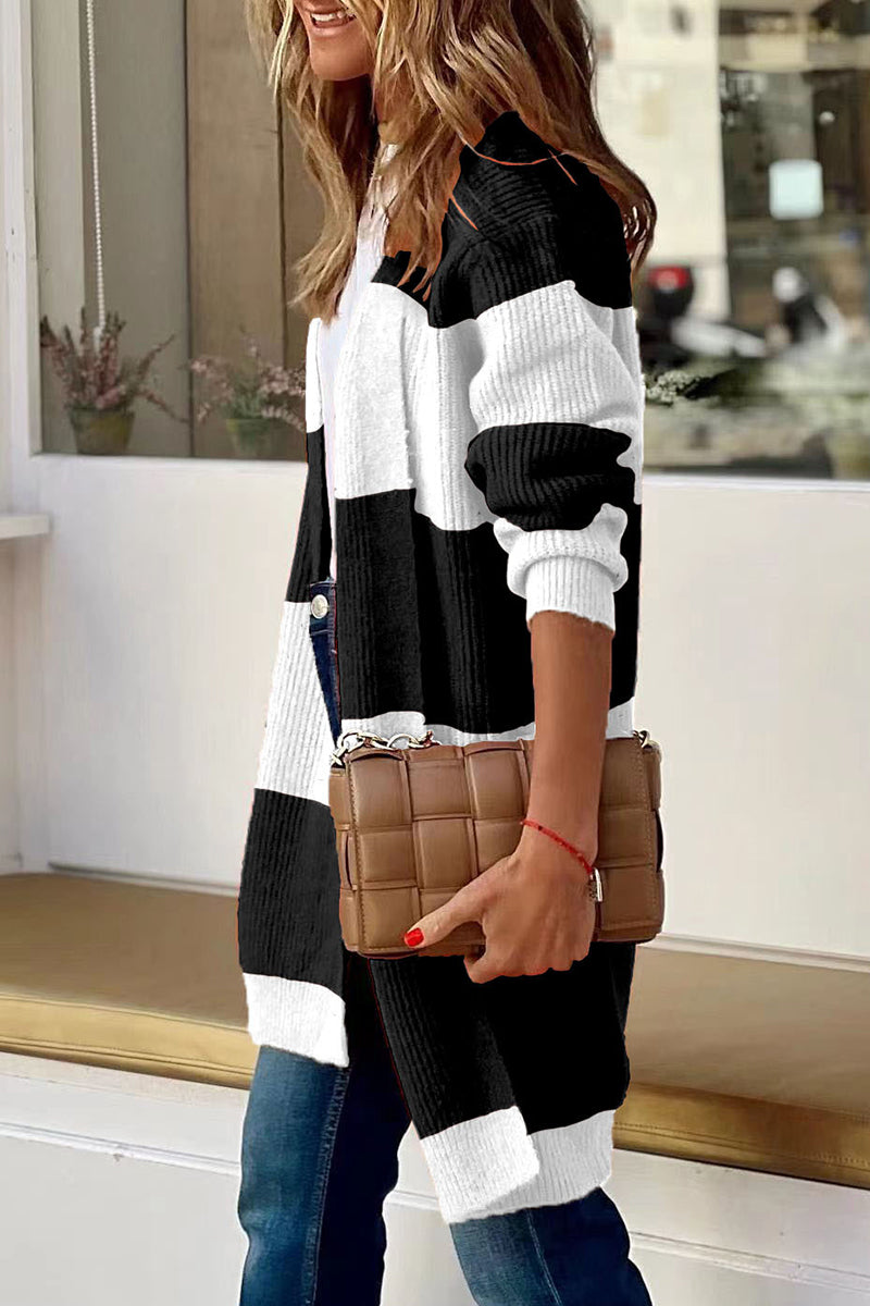 Effortlessly Elegant Cardigan with a Timeless Design