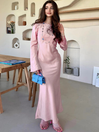 Beautifully Crafted Dress in a Classic Style