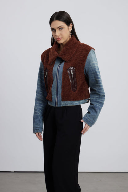 Effortlessly Elegant Jacket with a Timeless Design