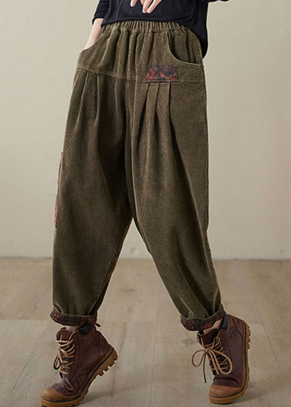 Effortlessly Elegant Pants with a Timeless Design