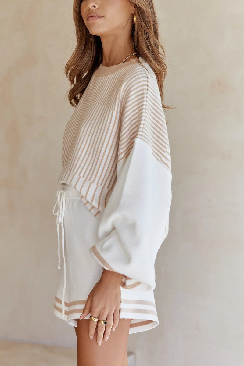 Well Tailored Sweater with a Graceful Silhouette