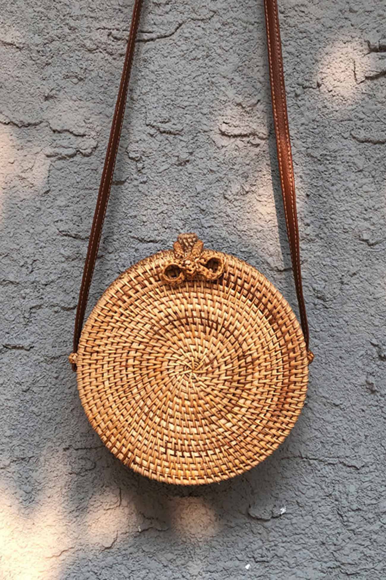 Well Tailored Bag with a Graceful Silhouette