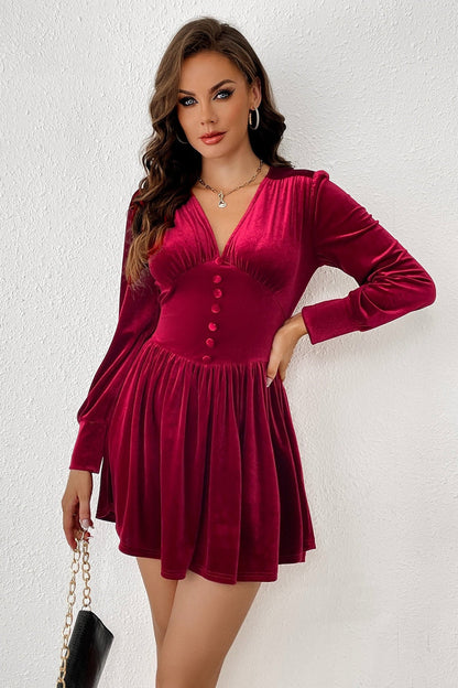 Effortlessly Elegant Dress with a Timeless Design