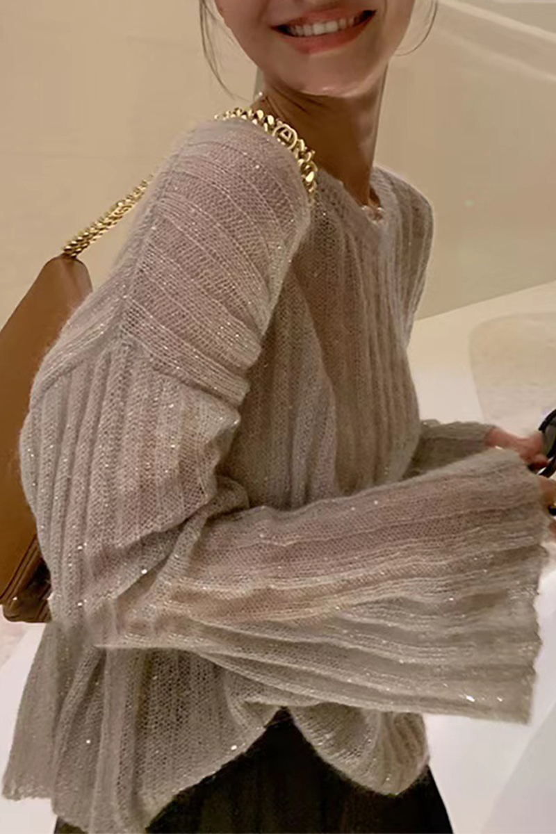 Polished Top with an Effortless Classic Look