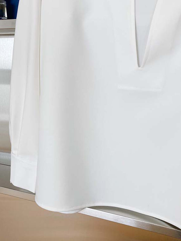 Classic Vintage Blouse with a Flattering Fit