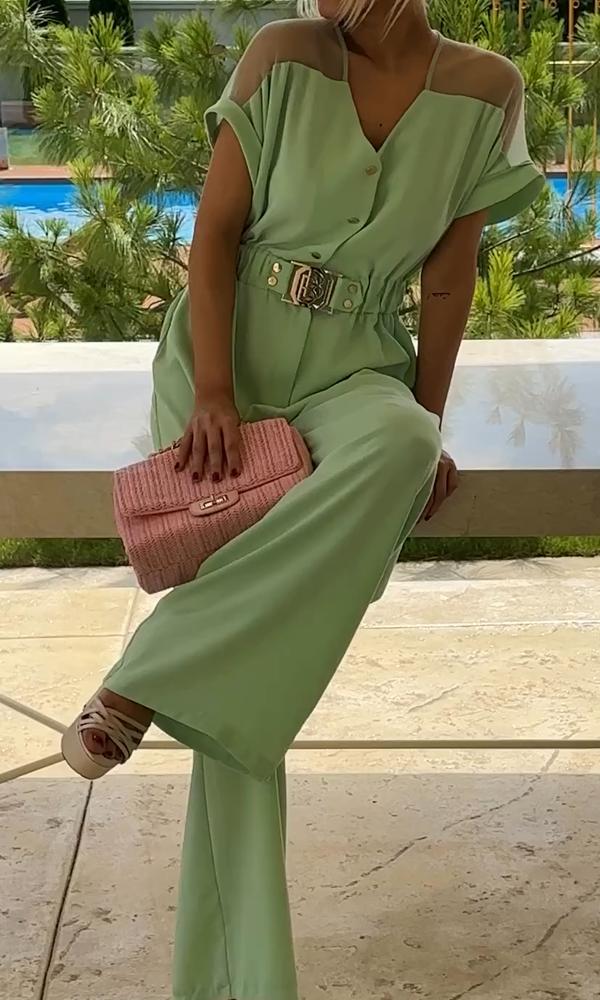 Beautifully Finished Garment in a Timeless Design