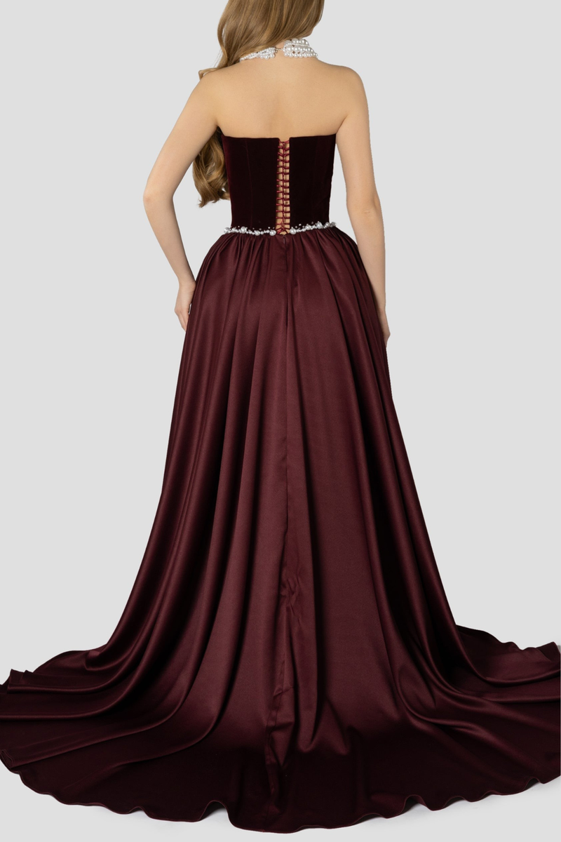Classic Vintage & Enduringly Stylish Dress
