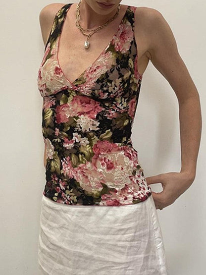 Well Tailored Top with a Graceful Silhouette