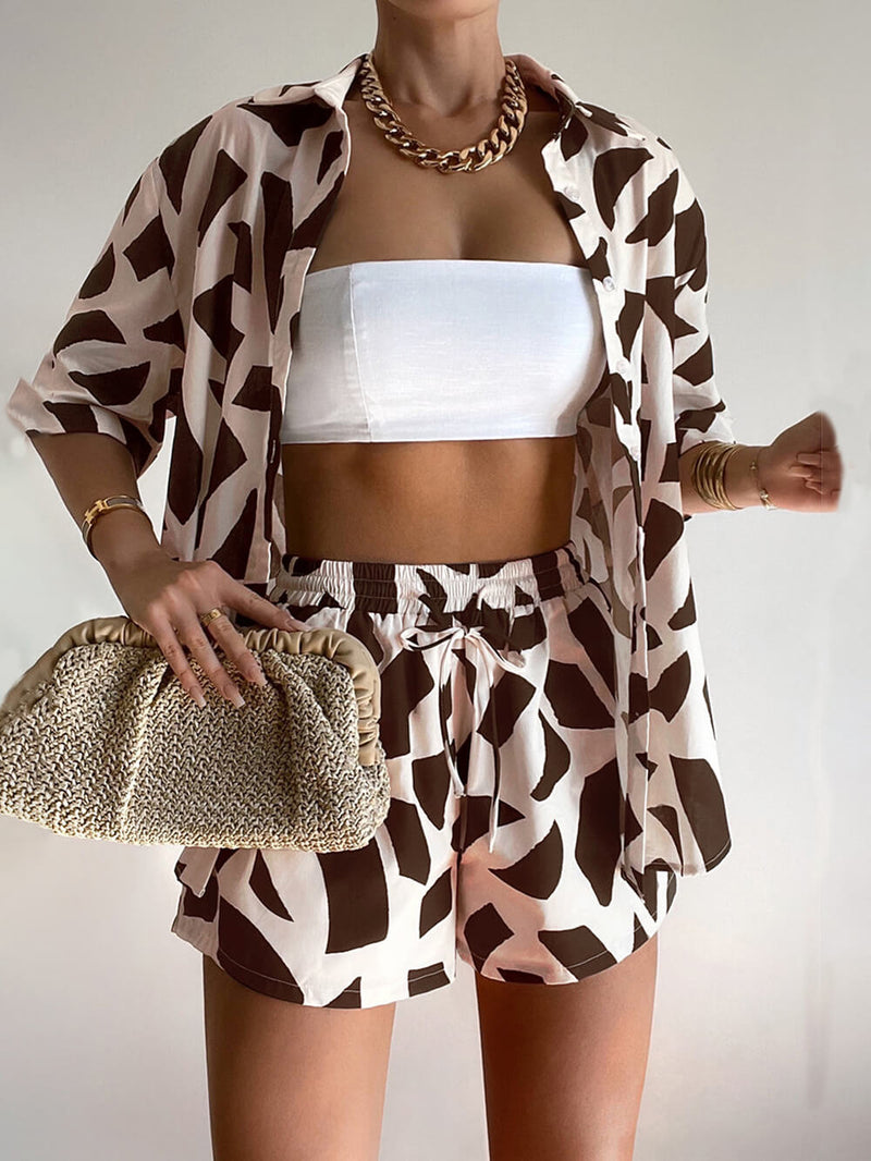 Classic Vintage Shirt with a Flattering Fit
