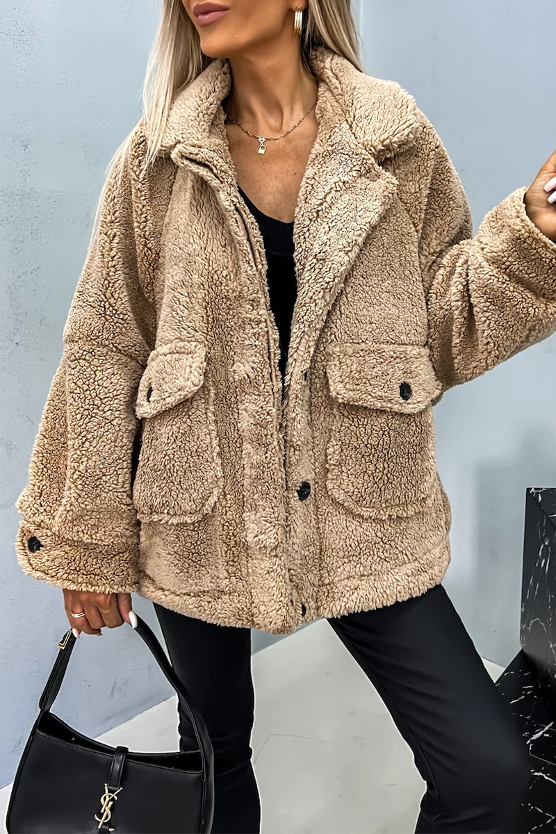 Effortlessly Elegant Garment with a Timeless Design