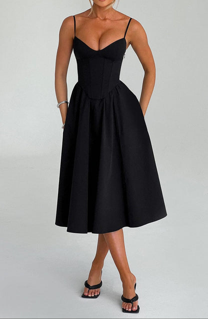 Beautifully Finished Dress in a Timeless Design