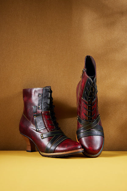 Effortlessly Elegant Boots with a Timeless Design