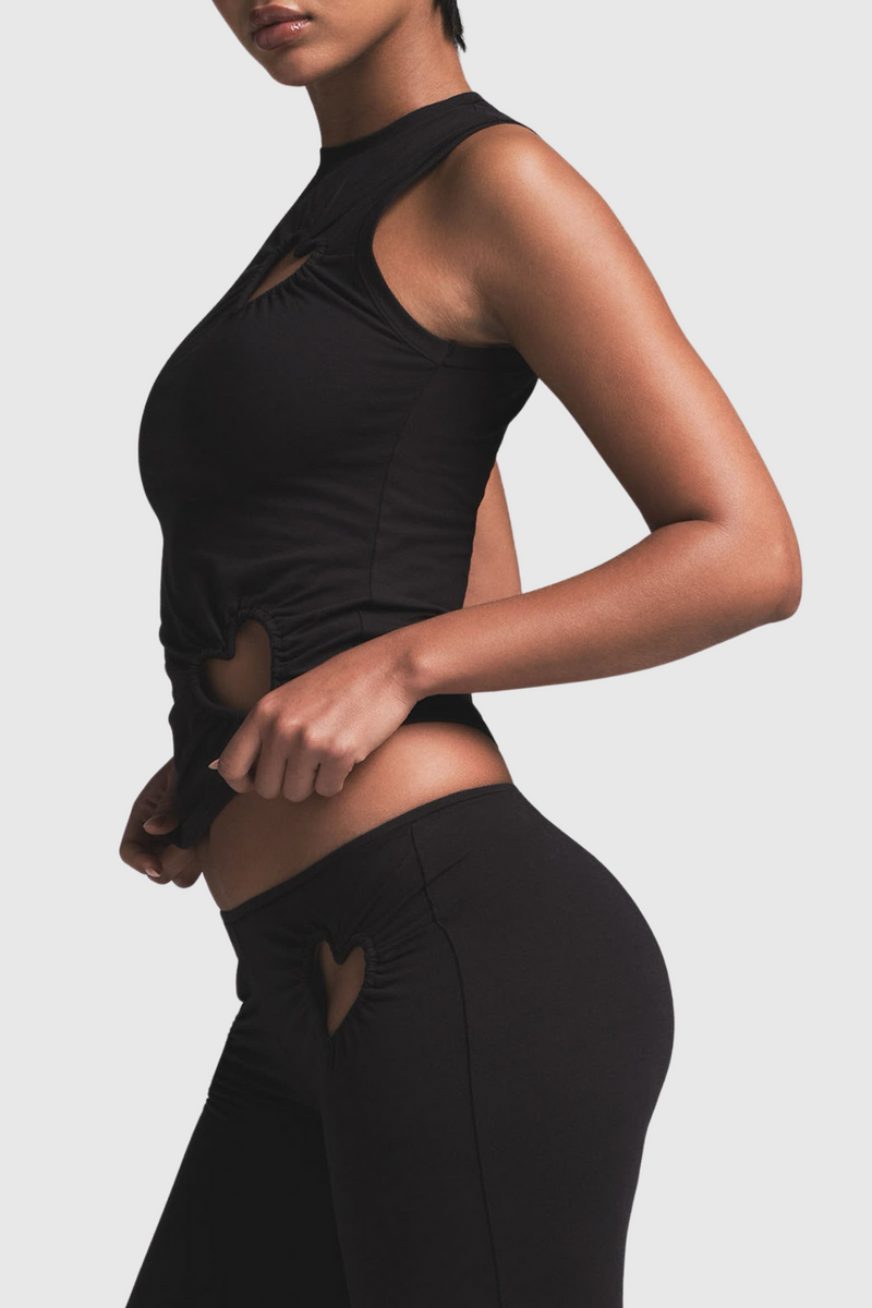 Effortlessly Elegant Top with a Timeless Design