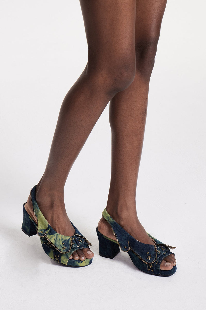 Classic Vintage Sandals with a Flattering Fit