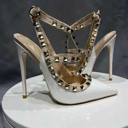Effortlessly Elegant Sandals with a Timeless Design
