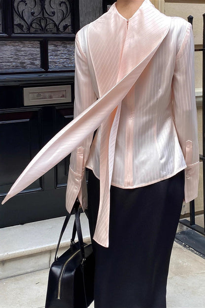 Effortlessly Elegant Blouse with a Timeless Design
