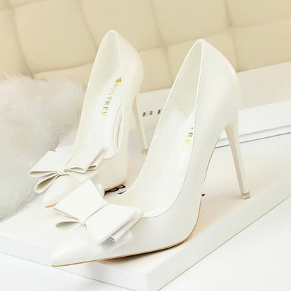 A Vintage Style Heels with Delicate Timeless Details