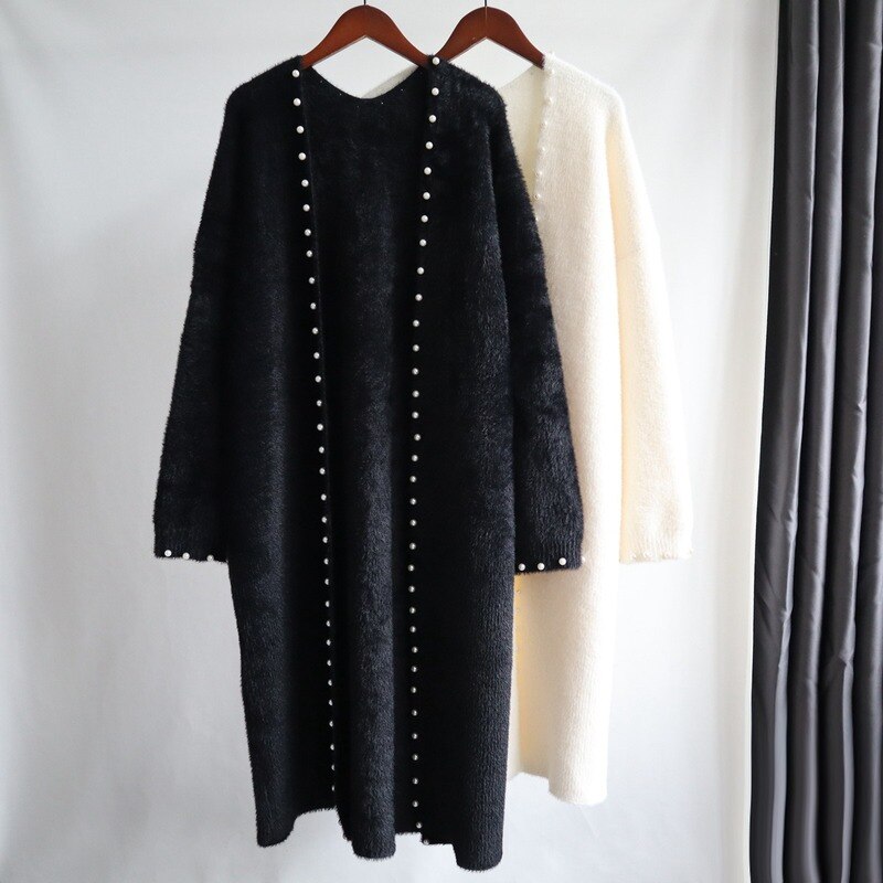 Well Tailored Cardigan with a Graceful Silhouette