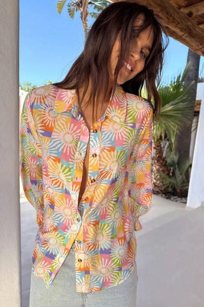 Gracefully Styled Garment for Any Occasion