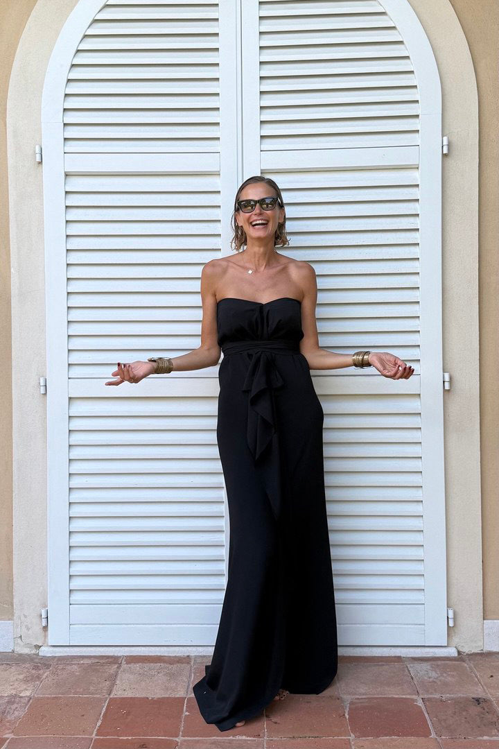 Gracefully Styled Garment for Any Occasion