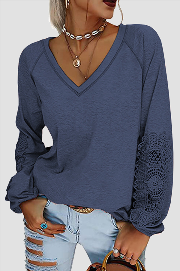 Well Tailored T-Shirt with a Graceful Silhouette