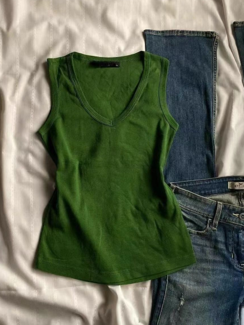 A Vintage Style Top with Delicate Timeless Details
