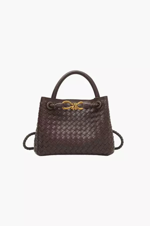 Gracefully Styled Bag for Any Occasion