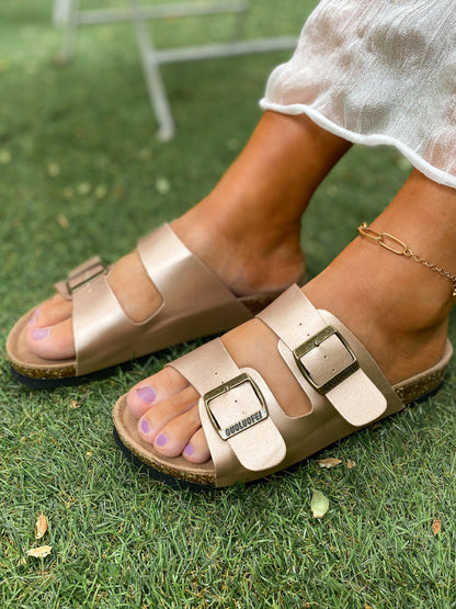 Well Tailored Sandals with a Graceful Silhouette